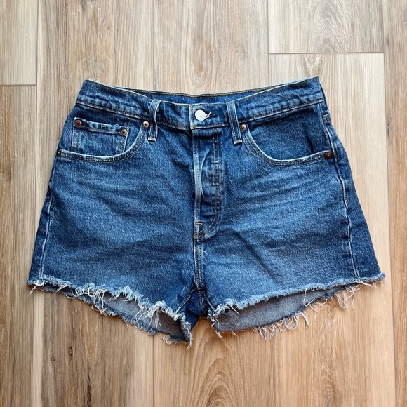 Levi’s Women’s 28 Original 501 Salsa Halfway Medium Indigo High Rise Denim Short - Picture 2 of 11